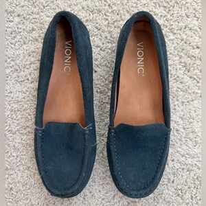 Vionic Debbie Suede Driver Loafer Size 7